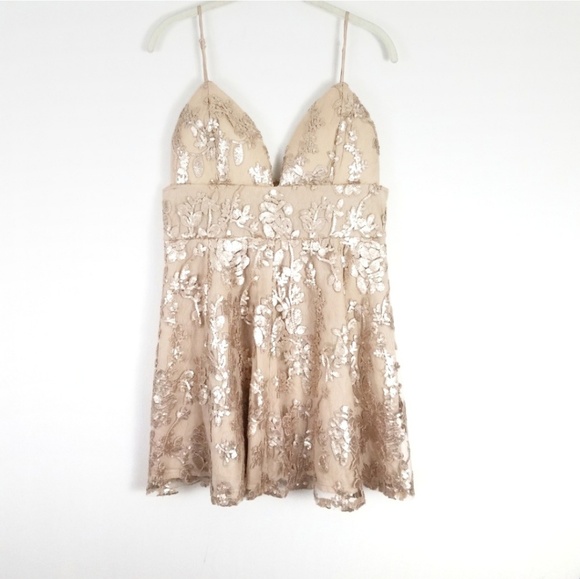 Lovers + Friends Dresses & Skirts - LOVERS + FRIENDS Girls Night Out Sequin Dress XL